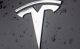 Tesla na Autopilocie wybiła kobiecie zęby. Producent nie ponosi winy