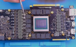 GeForce RTX 2080 Ti z podwojoną dawką VRAM? Rosyjski modder pokazał, że to możliwe