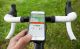 Jak zamontować telefon na rowerze? Możemy wybrać rozwiązanie solidne lub uchwyt dla odważnych!