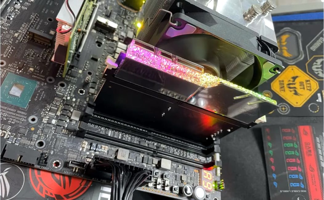 Nu mai are memoria DDR5?  ASUS a găsit o cale – montează… DDR4