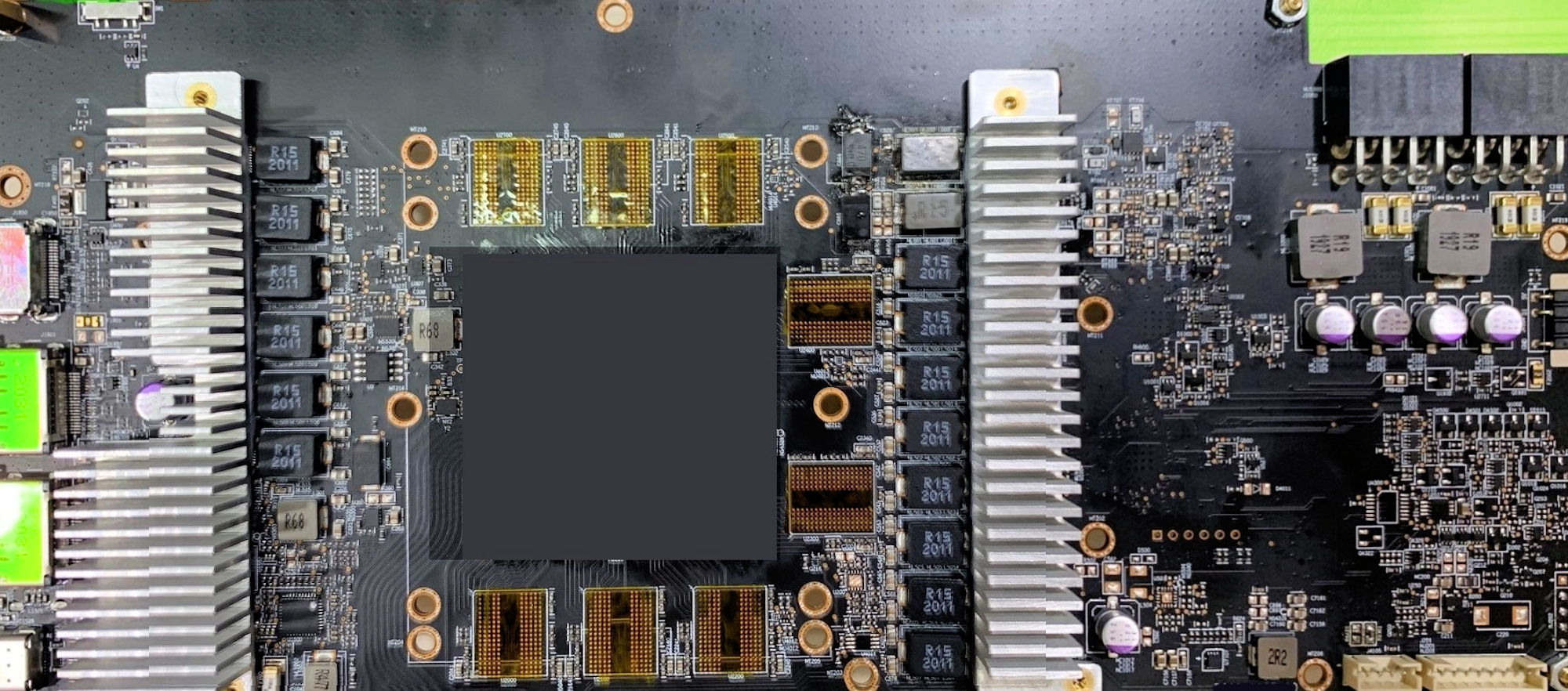 Radeon RX 6800 XT - wyciekło zdjęcie płytki drukowanej ...